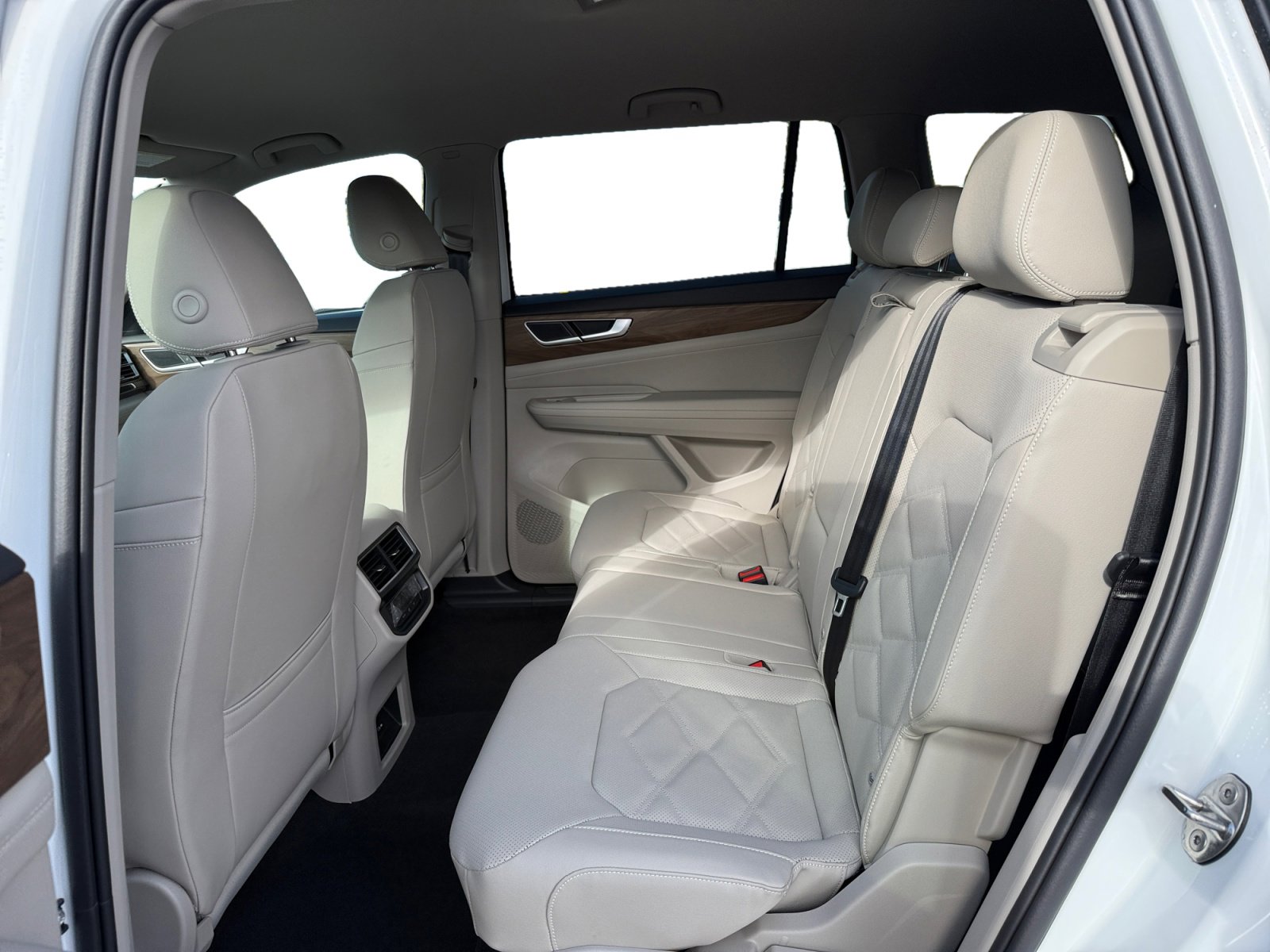 New 2026 Volkswagen Atlas SE image 16