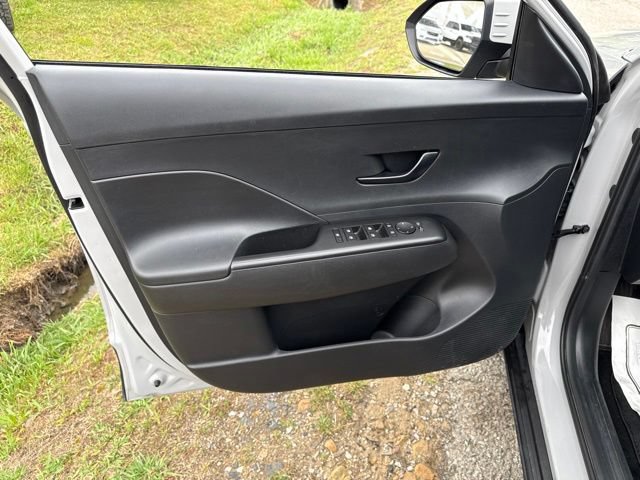 Used 2025 Hyundai Kona SEL AWD/4WD image 17