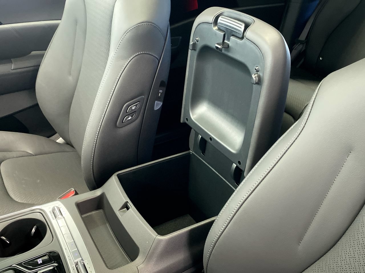 New 2026 Kia Carnival SX Prestige FWD image 29