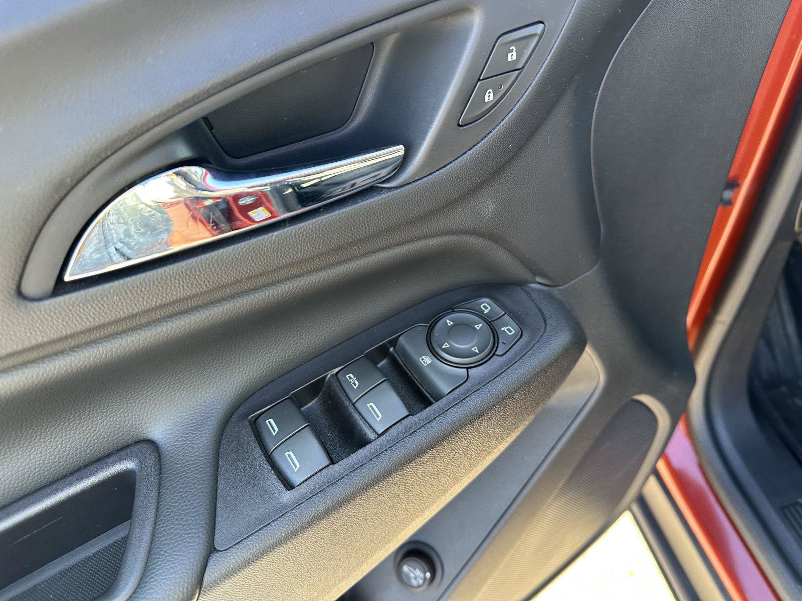 Used 2020 Chevrolet Equinox LT FWD image 15
