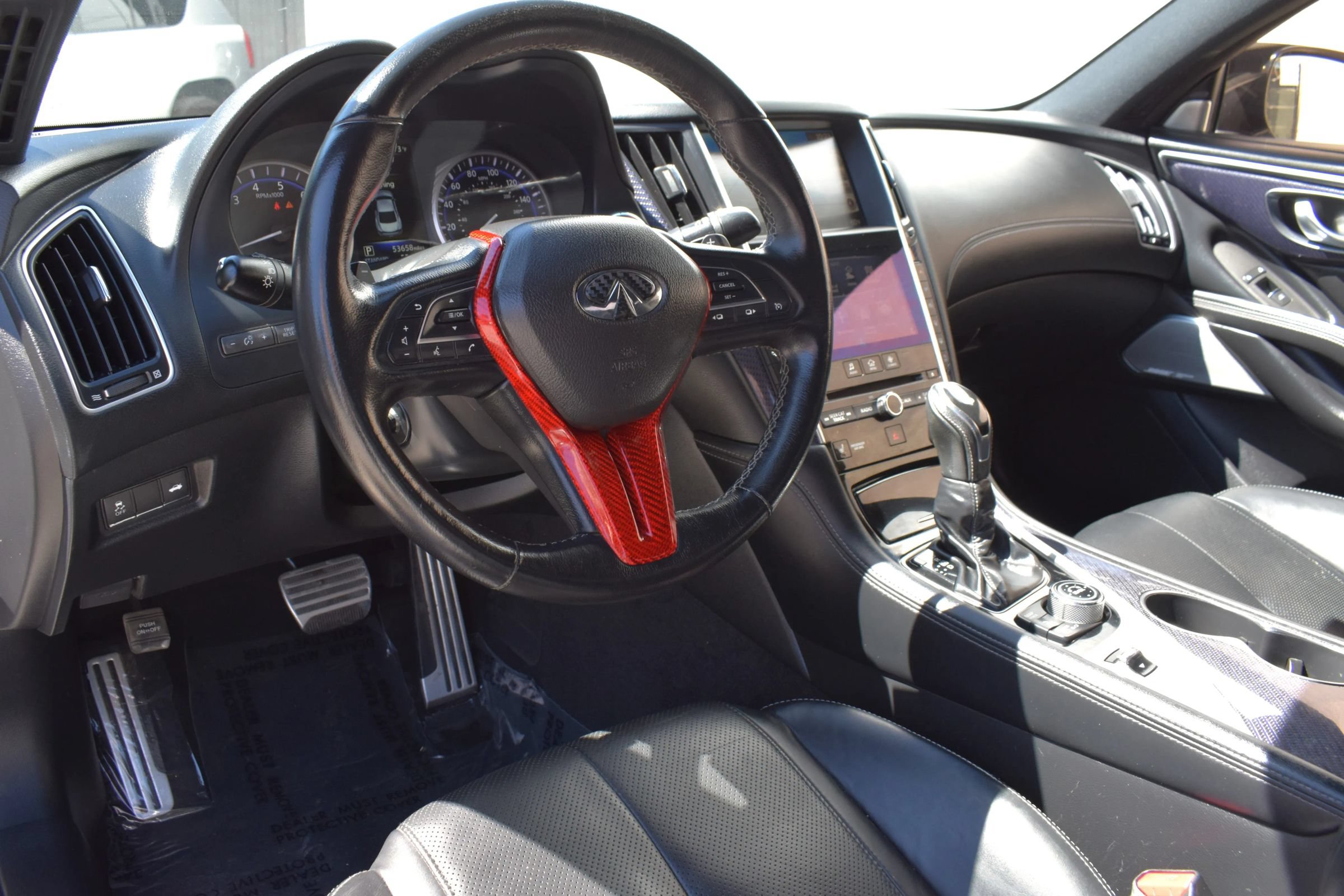 Used 2017 INFINITI Q60 Red Sport 400 RWD image 11