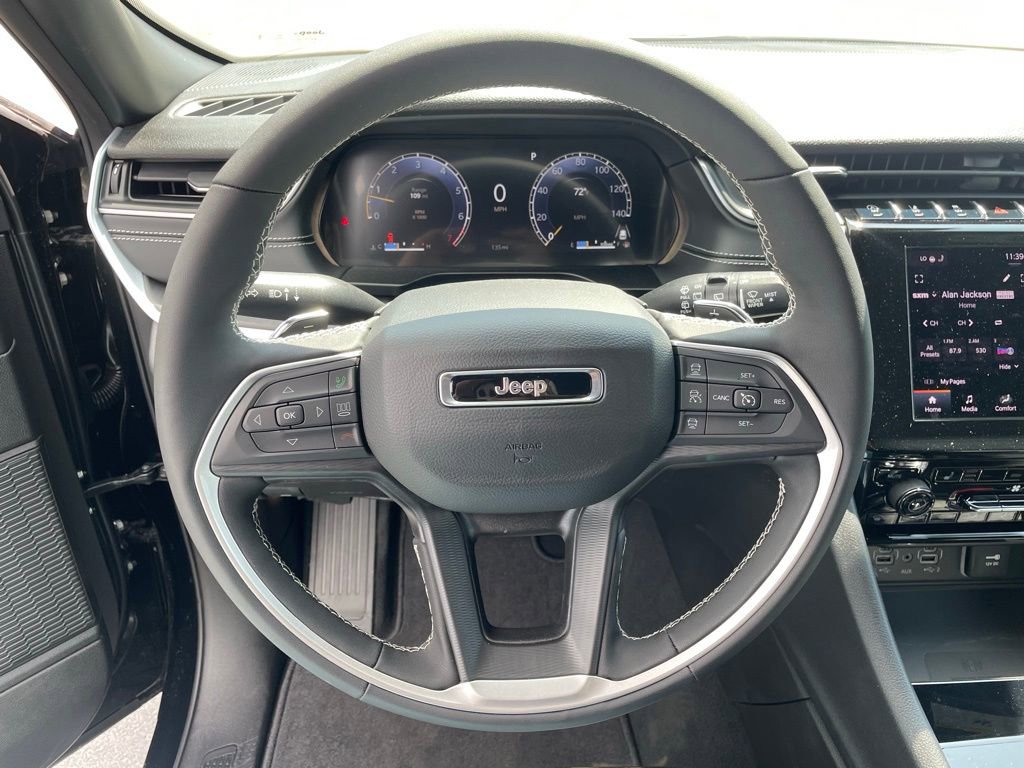 New 2025 Jeep Grand Cherokee Altitude image 24