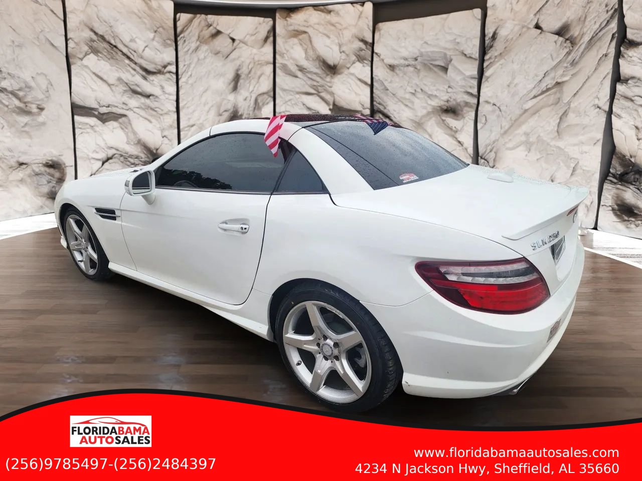 Used 2014 Mercedes-Benz SLK 250 w/ Sport Package image 5