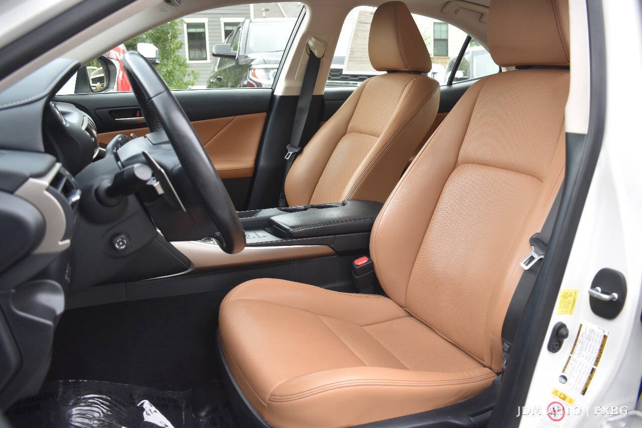 Used 2018 Lexus IS 300 AWD w/ Comfort Package image 12