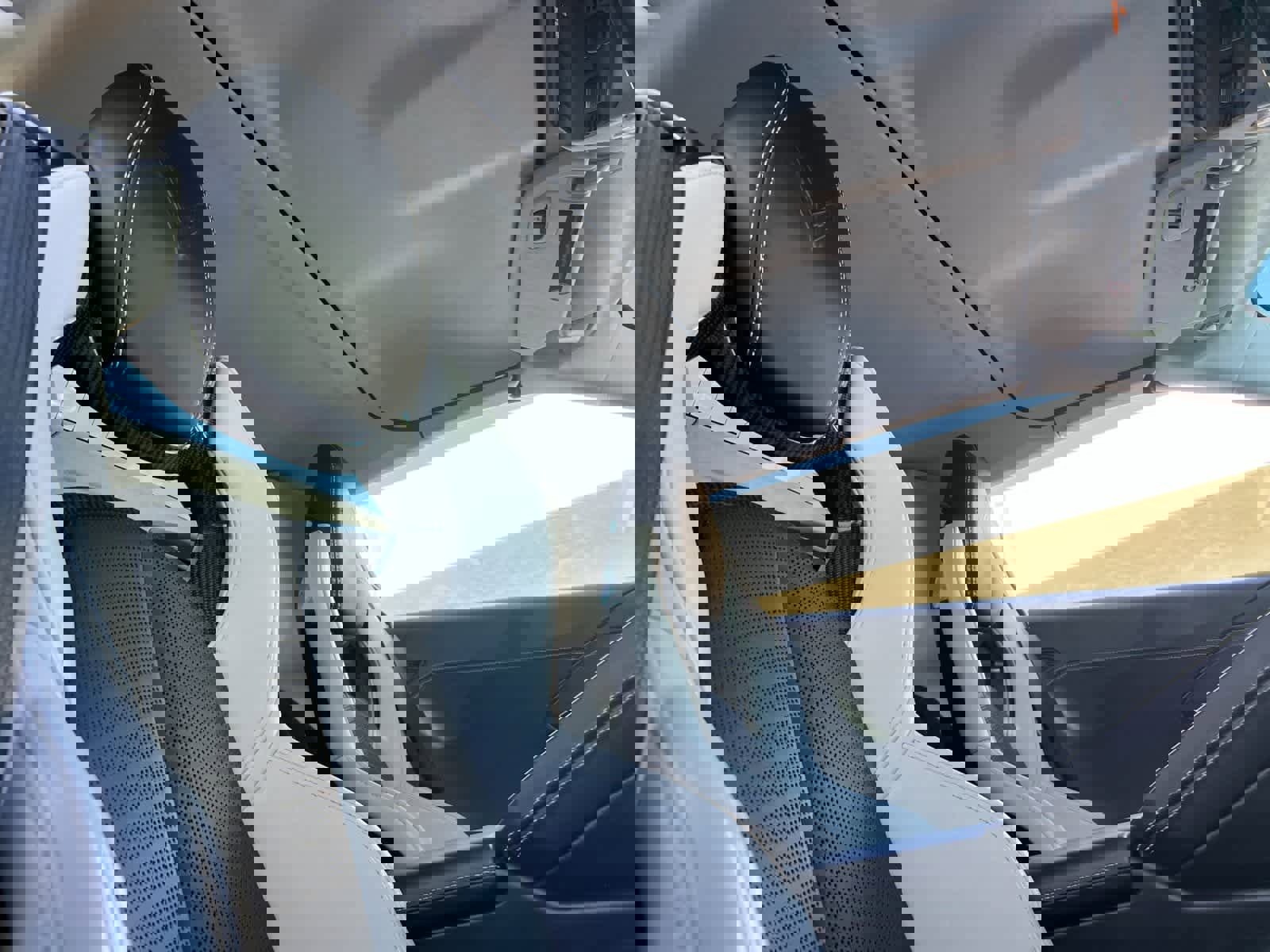 Used 2023 Chevrolet Corvette Stingray Premium Conv w/ Z51 Performance Package image 16