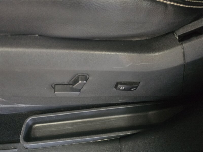 Used 2017 Dodge Grand Caravan SXT w/ Driver Convenience Group FWD image 21