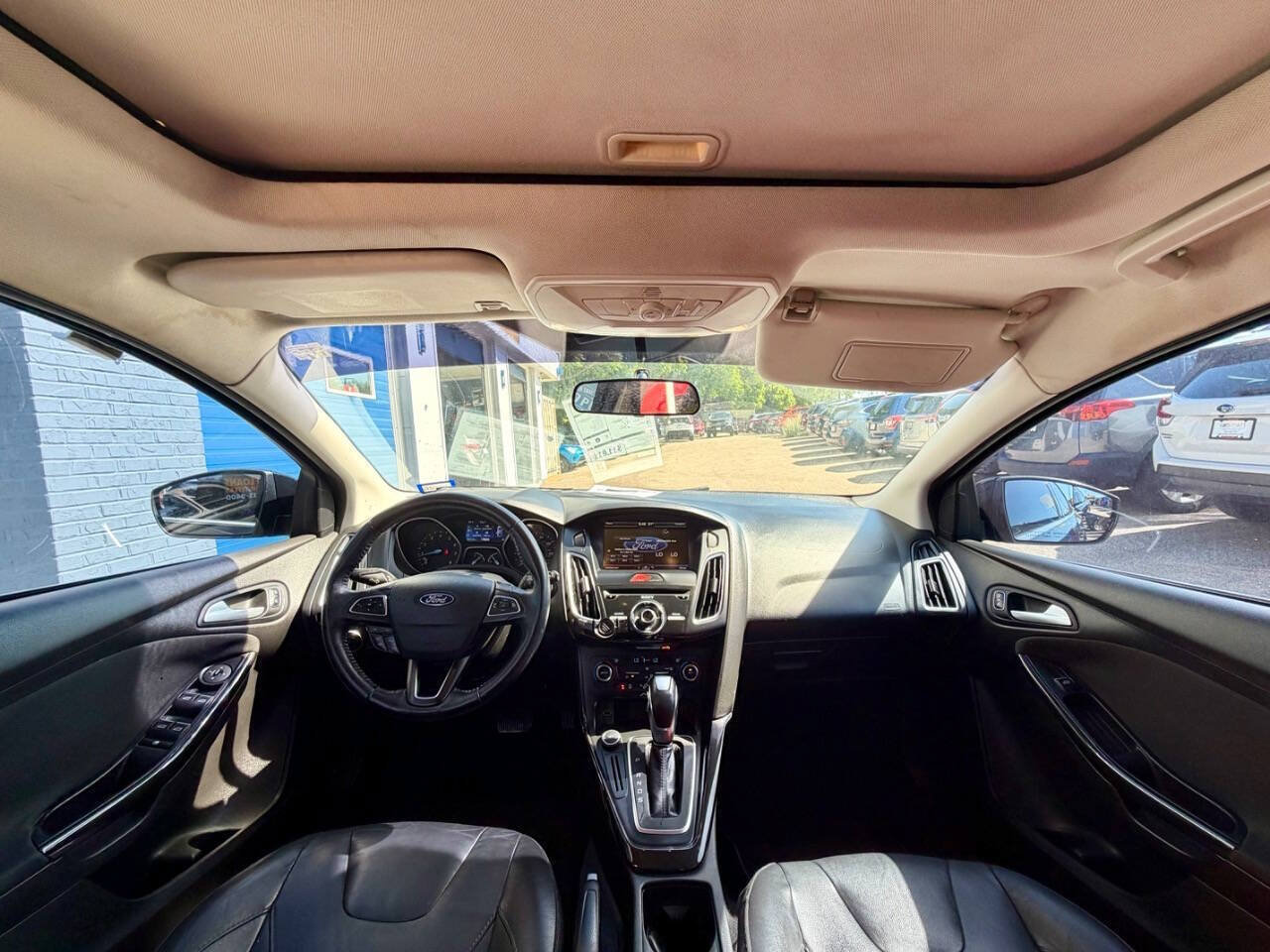 Used 2015 Ford Focus Titanium FWD image 21