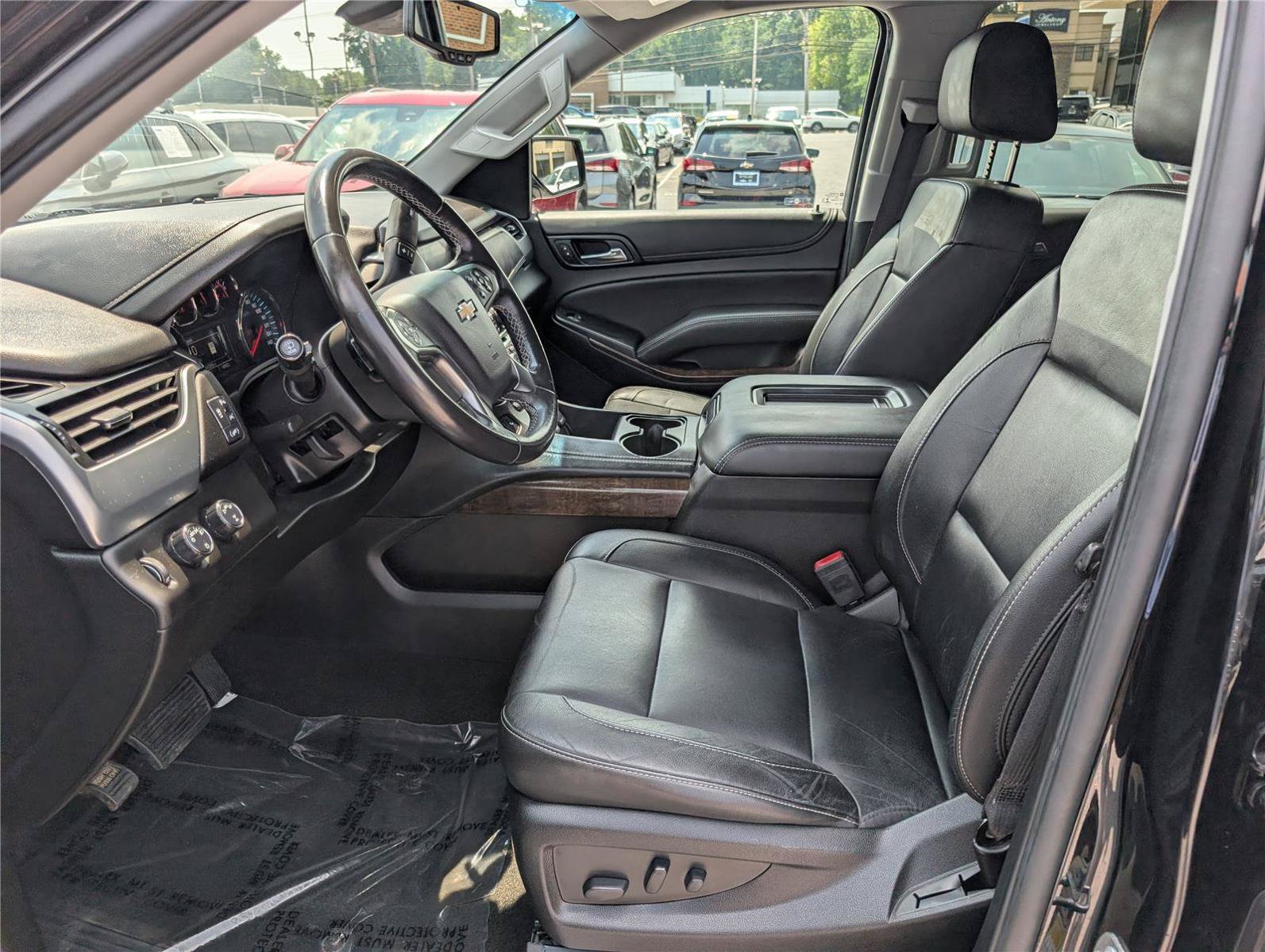 Used 2018 Chevrolet Suburban LT AWD/4WD image 18