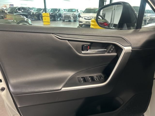 Used 2022 Toyota RAV4 XSE AWD/4WD image 12