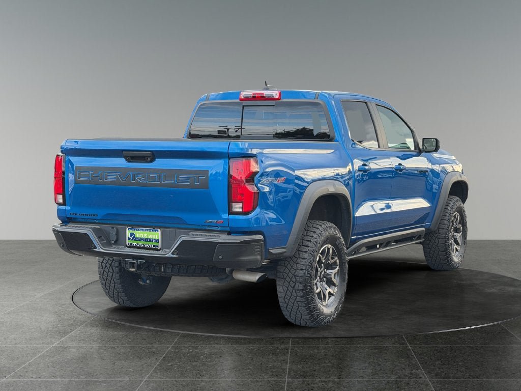 Used 2024 Chevrolet Colorado ZR2 w/ Technology Package AWD/4WD image 9