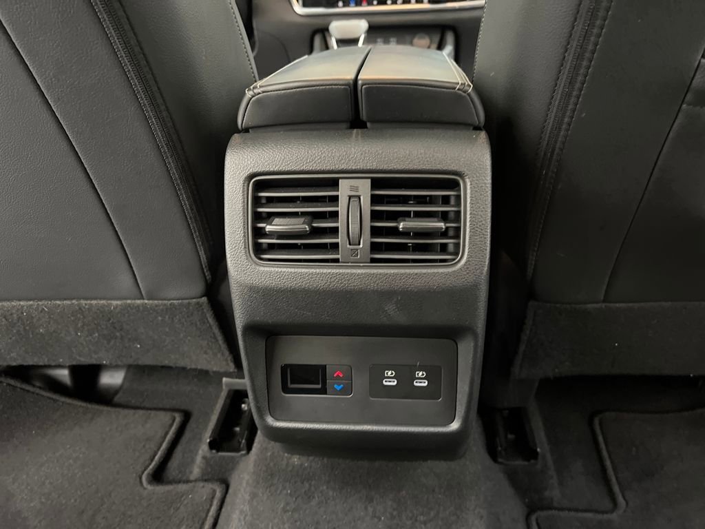 Used 2025 Nissan Rogue SL w/ Tech Package image 21