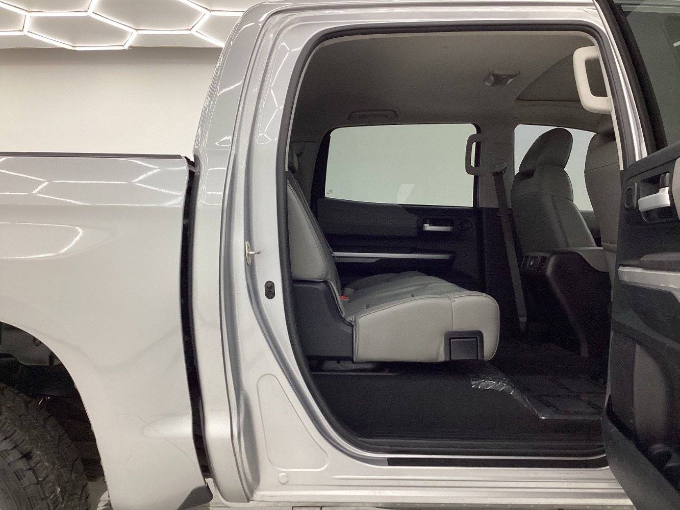 Used 2015 Toyota Tundra Limited w/ Limited Premium Package image 21