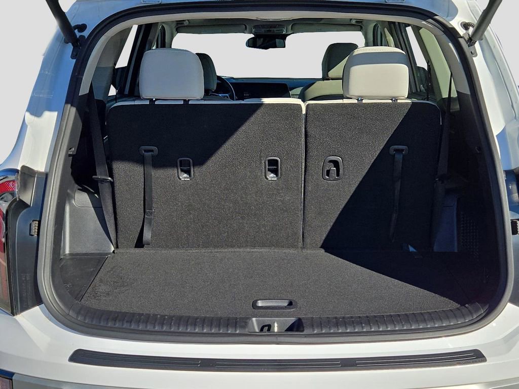 Used 2023 Kia Telluride EX w/ EX Captain's Chair Package image 11