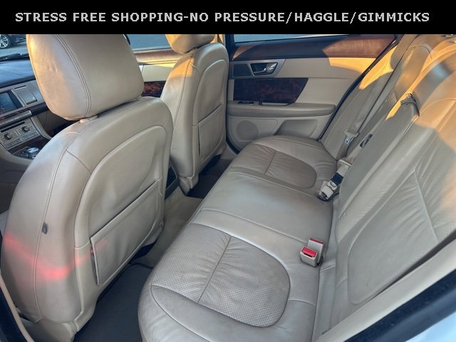 Used 2011 Jaguar XF Premium image 10