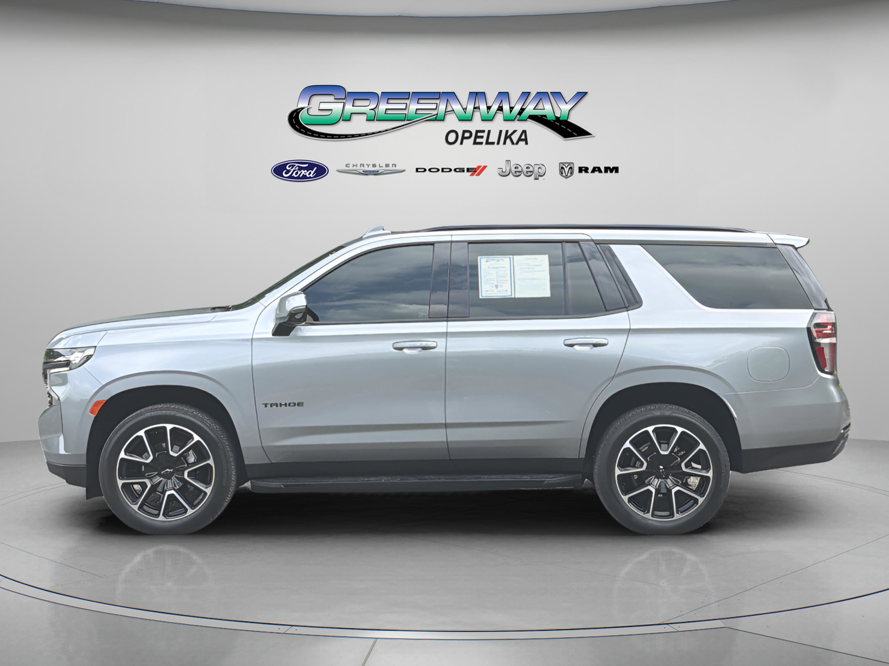 Used 2024 Chevrolet Tahoe RST w/ Luxury Package AWD/4WD image 10