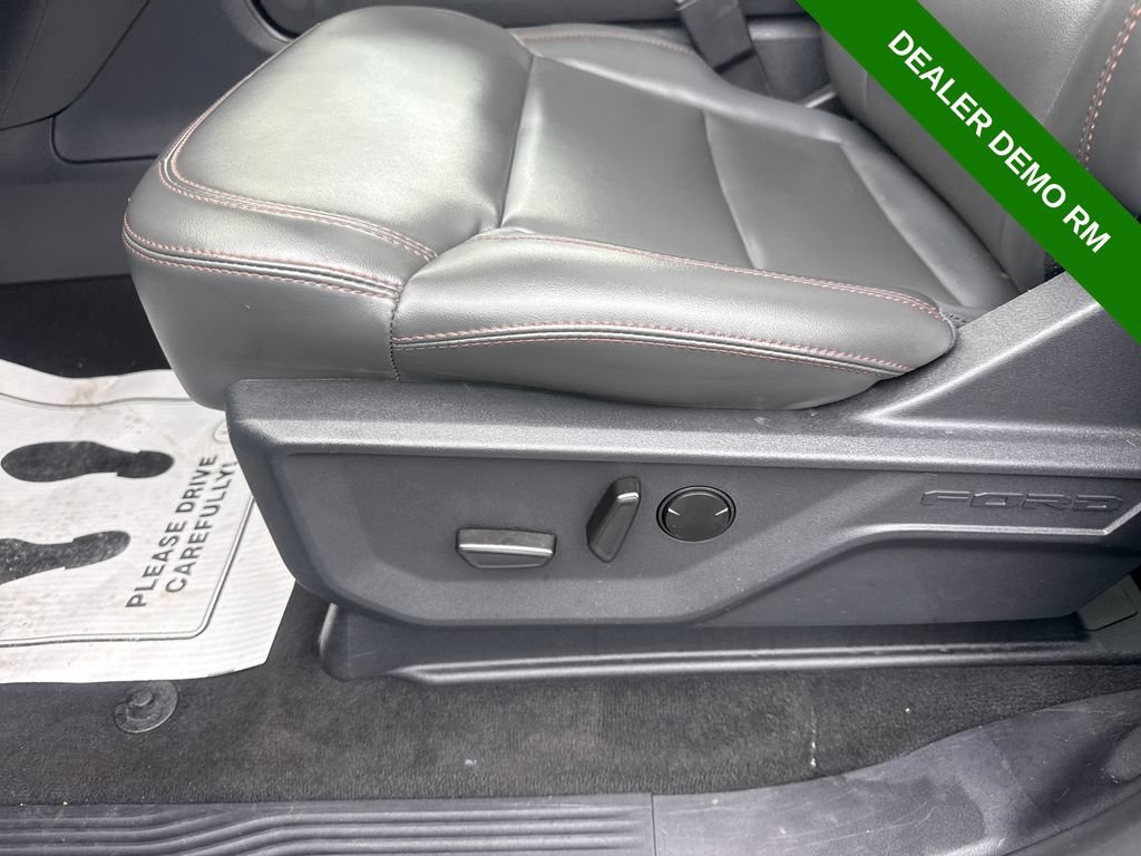 Used 2025 Ford Expedition Max Active AWD/4WD image 30