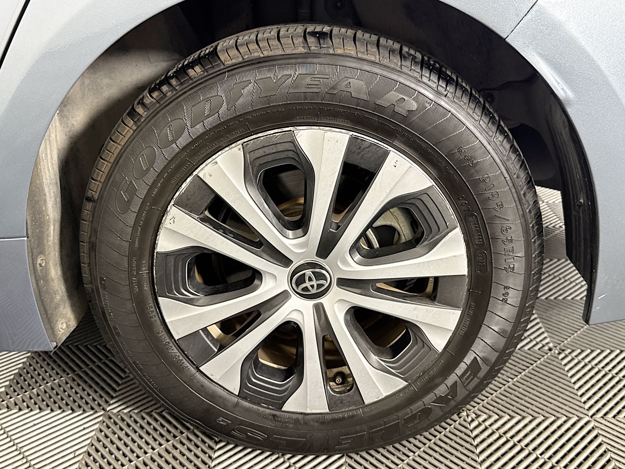 Used 2022 Toyota Corolla LE FWD image 35