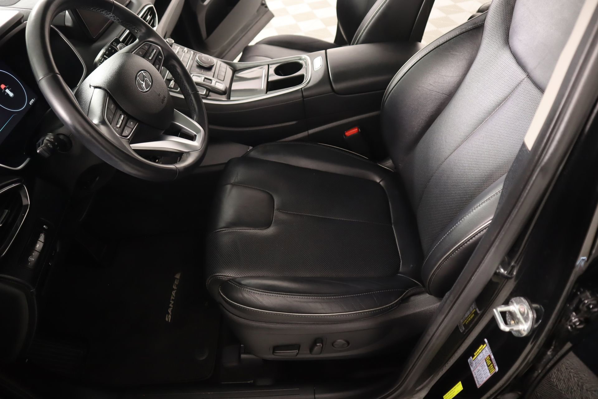 Used 2021 Hyundai Santa Fe SEL w/ Convenience + Premium Package image 12