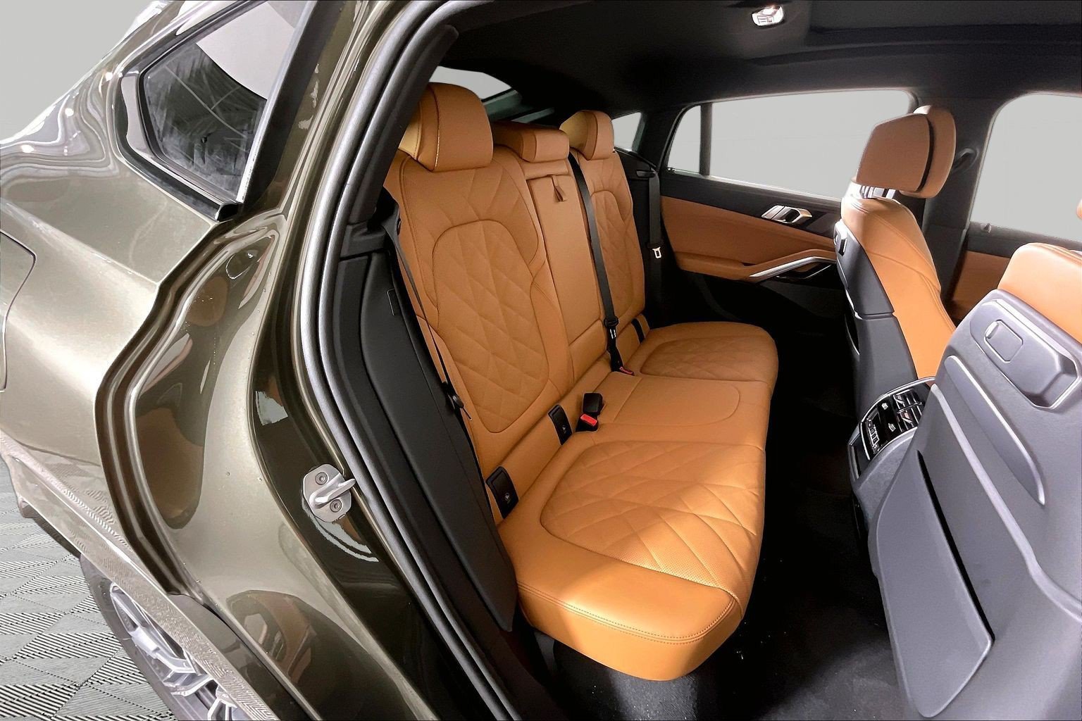 New 2027 BMW X6 xDrive40i AWD/4WD image 14