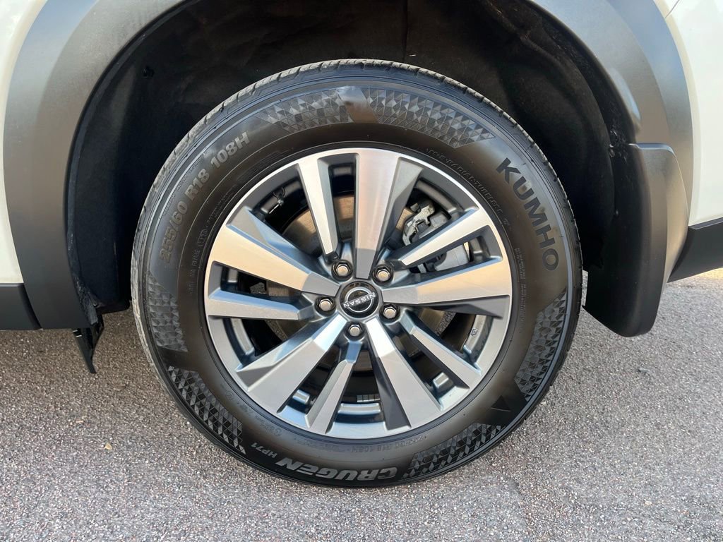 Used 2023 Nissan Pathfinder SL image 11