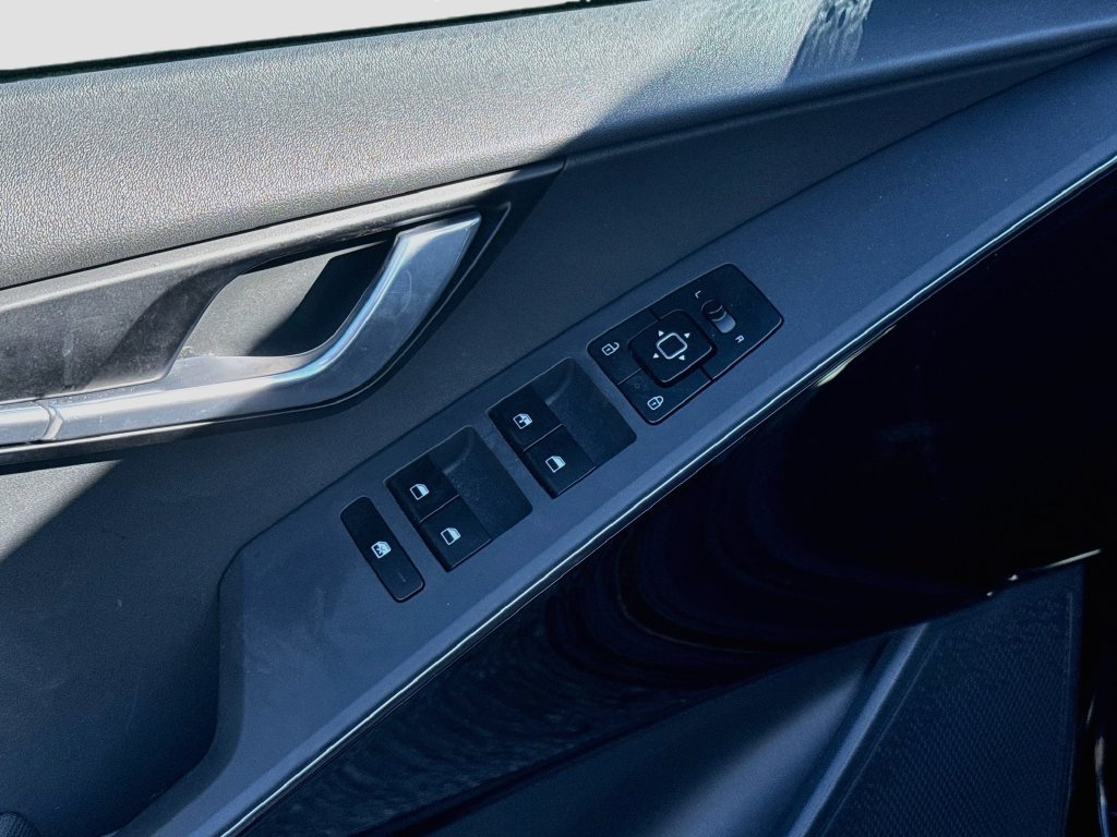 Certified 2023 Kia Niro EX FWD image 21