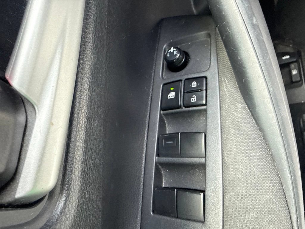 Used 2020 Toyota Corolla LE FWD image 13