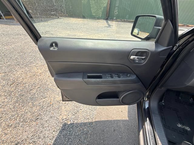 Used 2017 Jeep Patriot Sport w/ Power Value Group FWD image 7