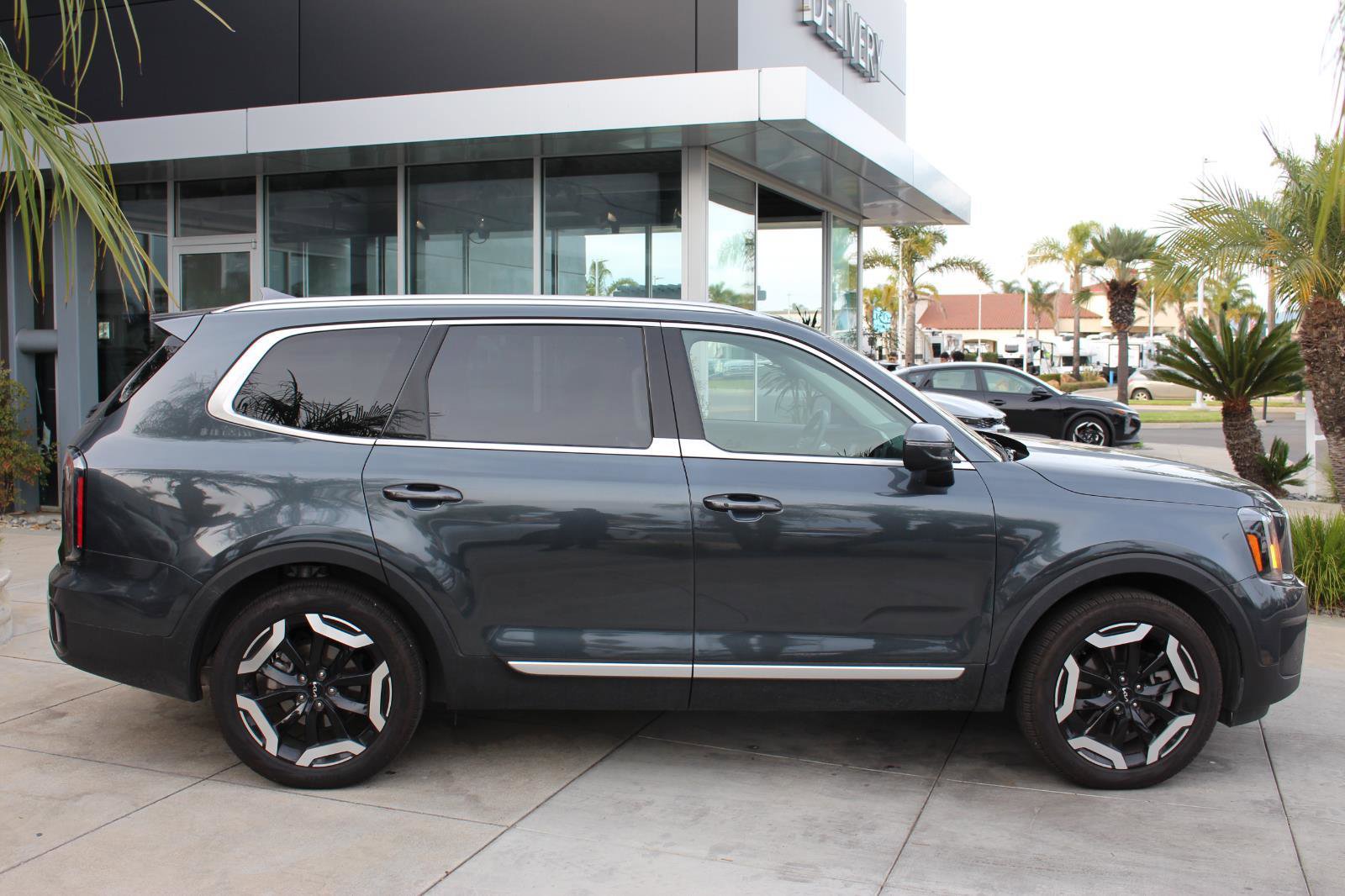 Certified 2024 Kia Telluride EX image 10