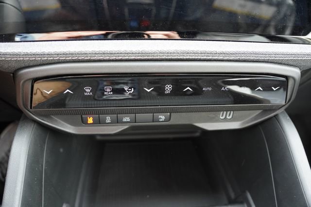 New 2026 Jeep Cherokee Laredo image 13