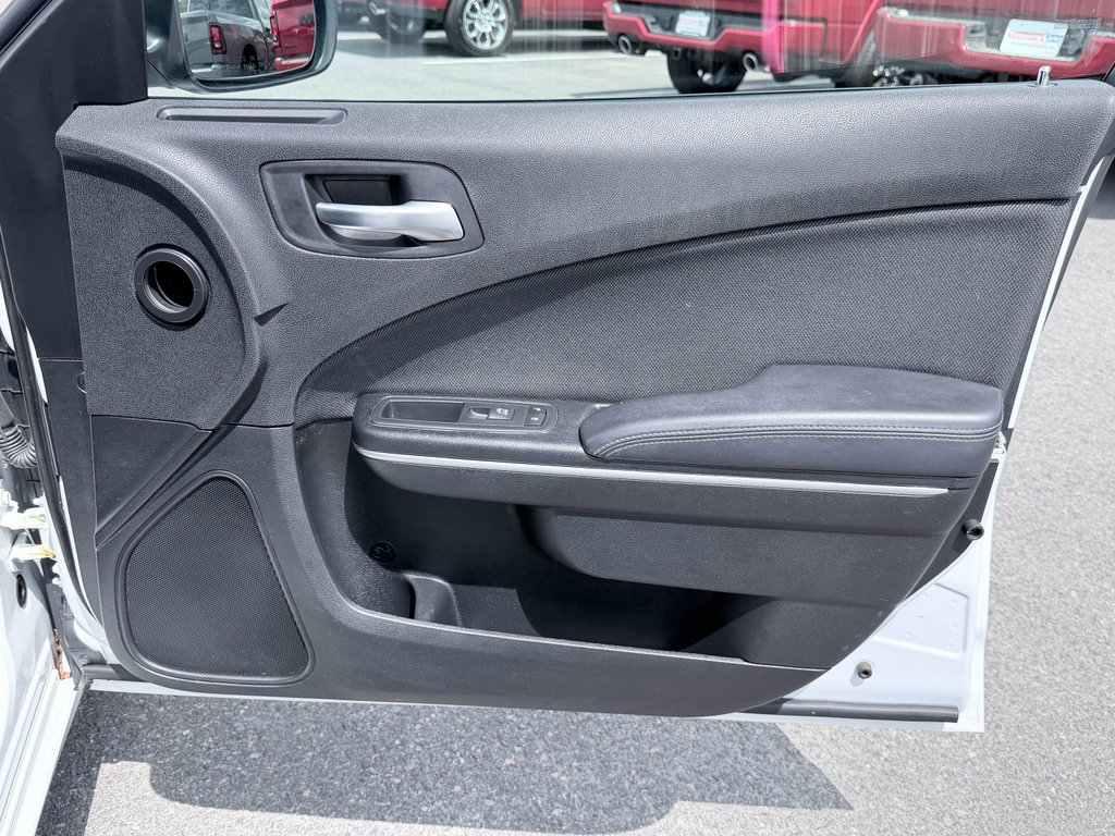 Used 2017 Dodge Charger SE w/ Popular Equipment Group image 26