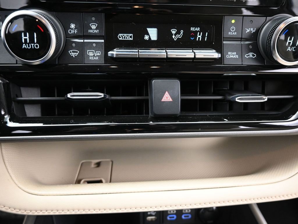 Used 2022 Toyota Highlander XLE image 37