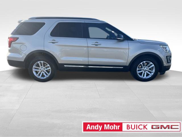 Used 2017 Ford Explorer XLT w/ Equipment Group 201A FWD image 15