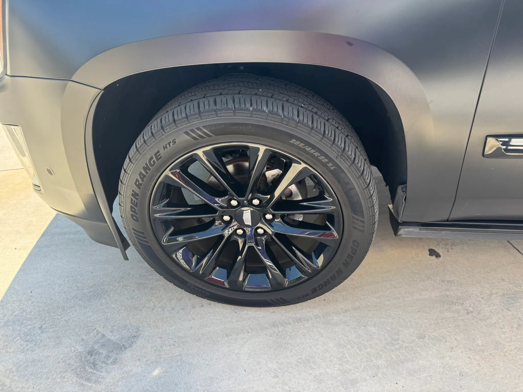Used 2019 Cadillac Escalade Platinum w/ Escalade Sport Edition AWD/4WD image 27