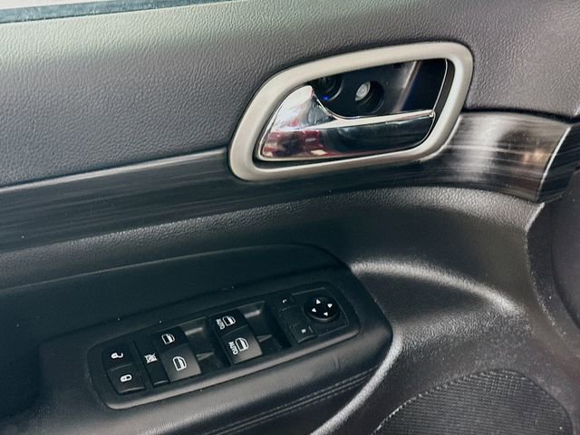 Used 2019 Jeep Grand Cherokee Altitude image 17