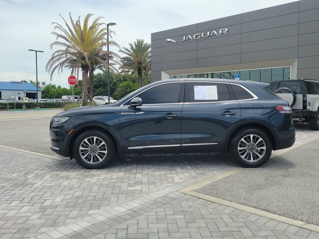 Used 2022 Lincoln Nautilus Reserve FWD image 2