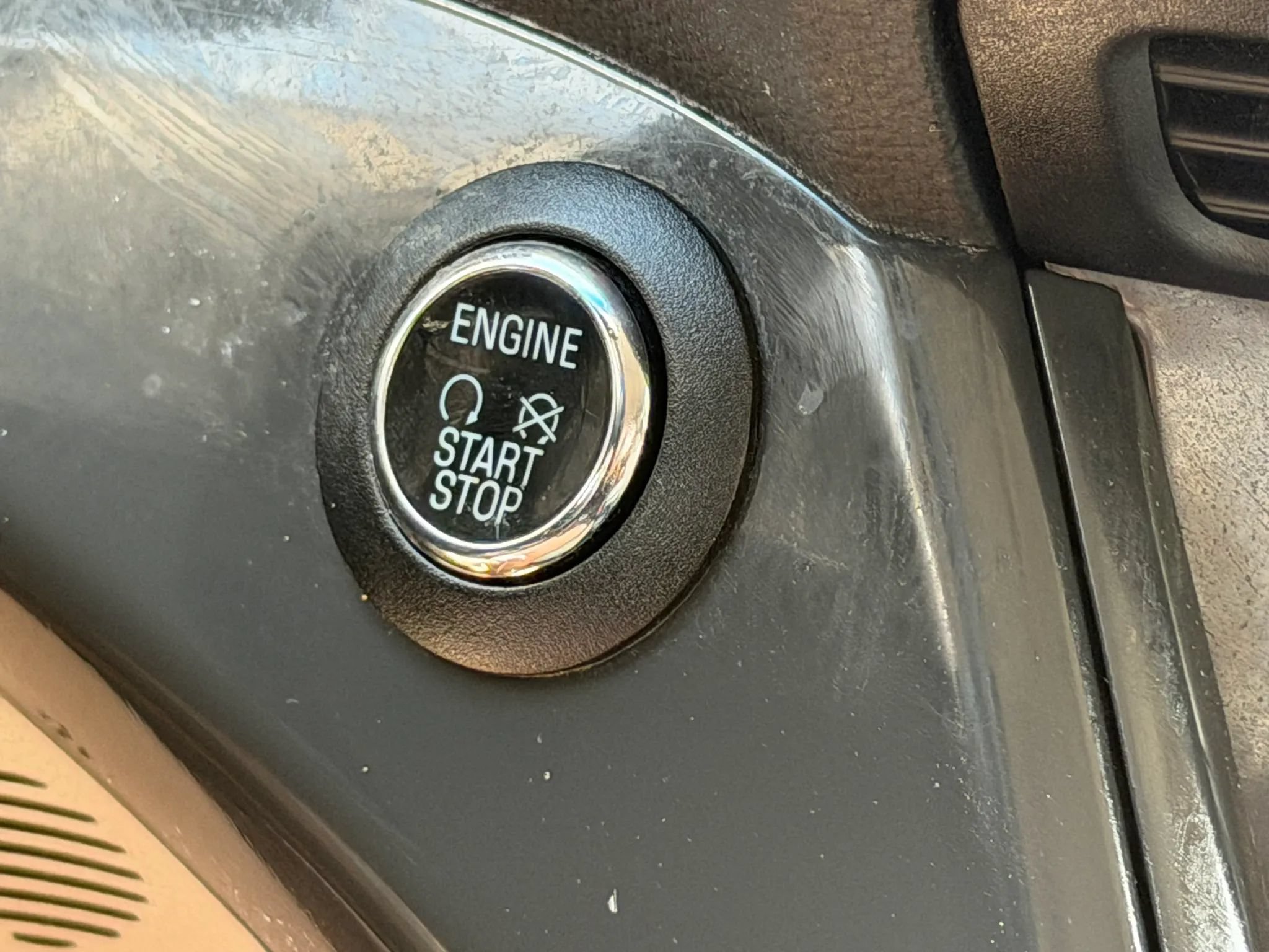 Used 2016 Ford Escape Titanium FWD image 32