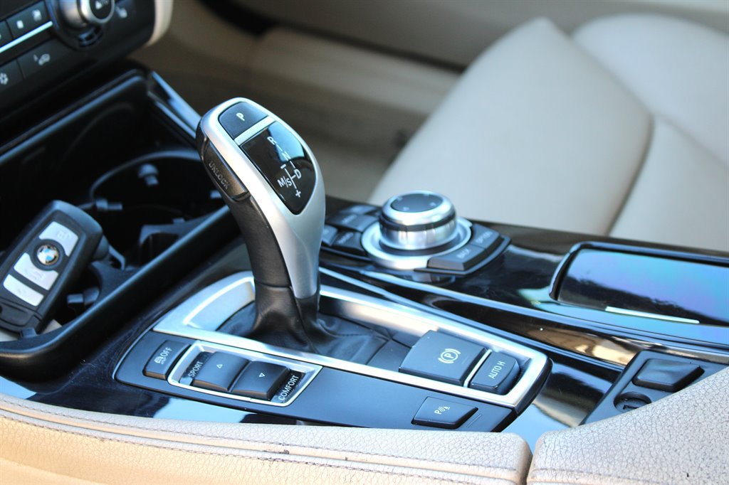 Used 2011 BMW 550i Sedan RWD image 27