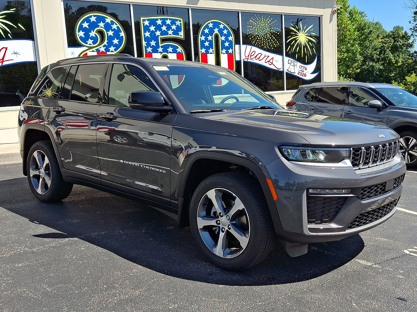 New 2026 Jeep Grand Cherokee Limited AWD/4WD image 2