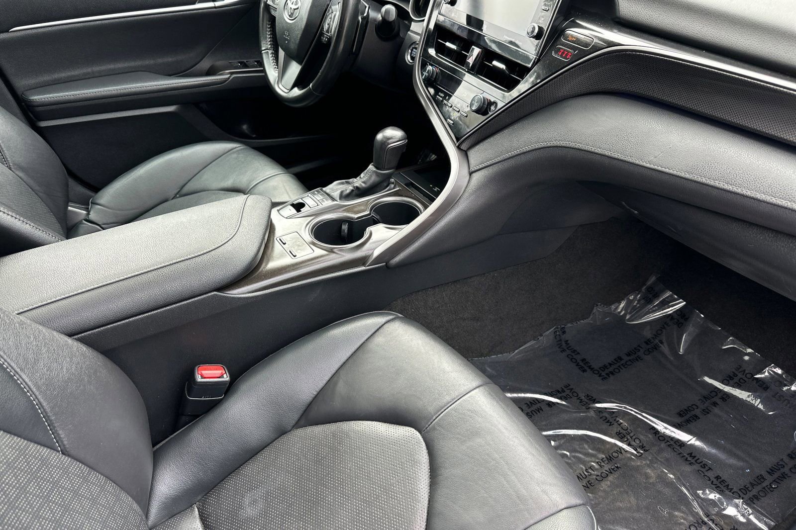 Used 2022 Toyota Camry XSE FWD image 16