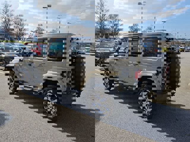 Used 2016 Jeep Wrangler Unlimited Sahara w/ Max Tow Package image 4