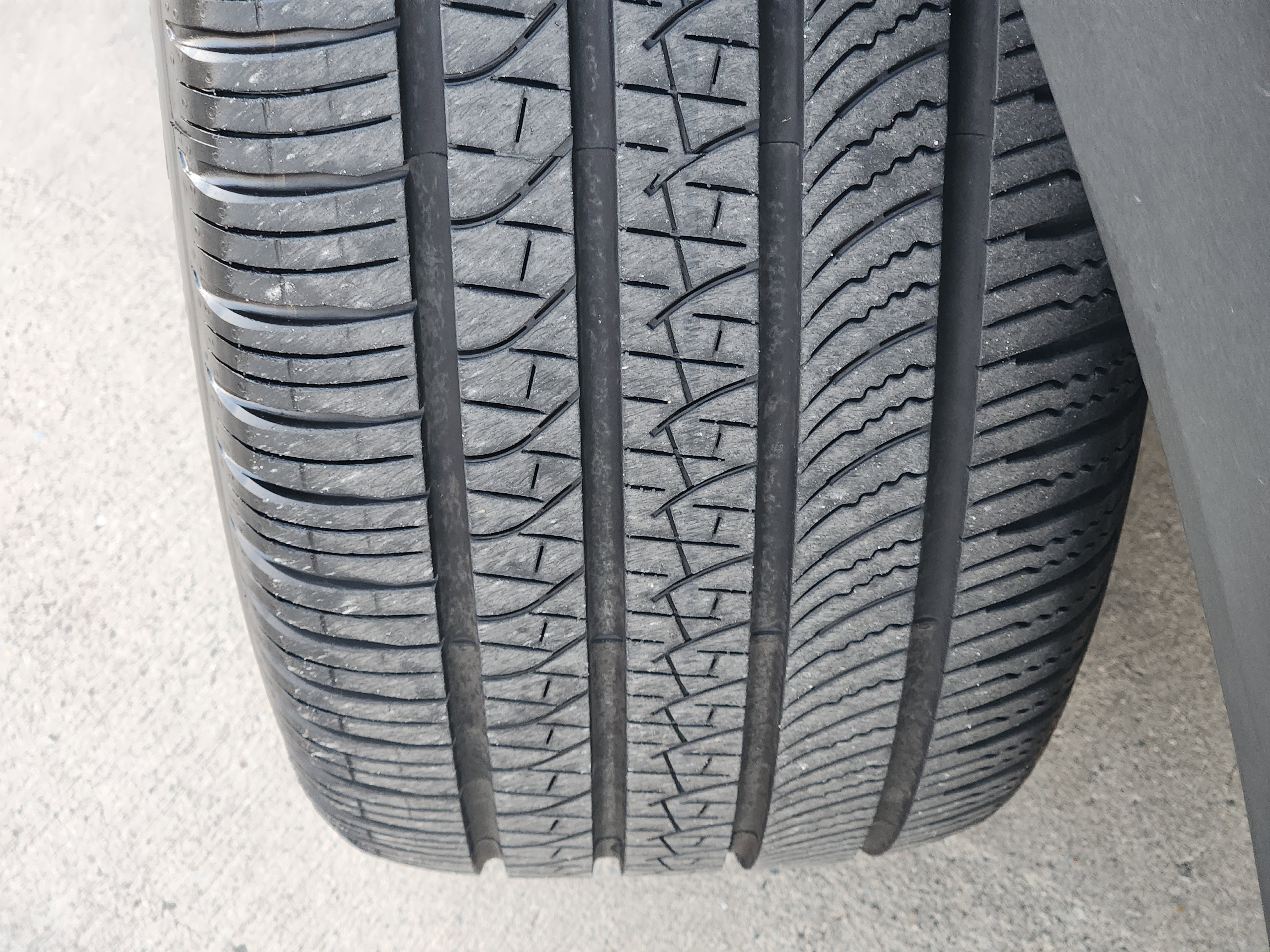 Used 2025 Ford Explorer ST w/ Sun And Sound Package image 10