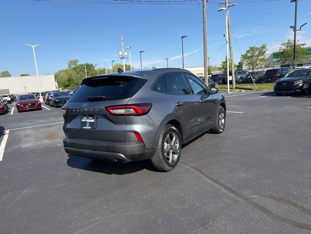Used 2025 Ford Escape ST-Line FWD image 9