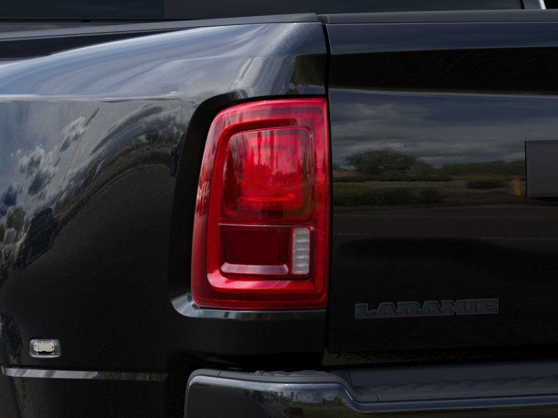 New 2026 RAM 3500 Laramie AWD/4WD image 9