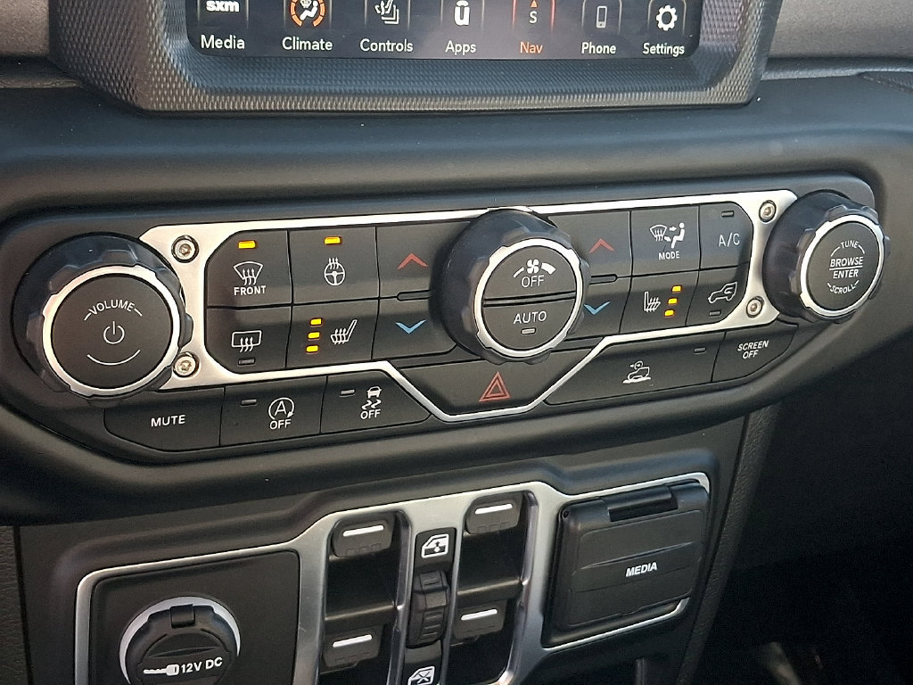 Used 2023 Jeep Gladiator Mojave w/ Cold Weather Group AWD/4WD image 16