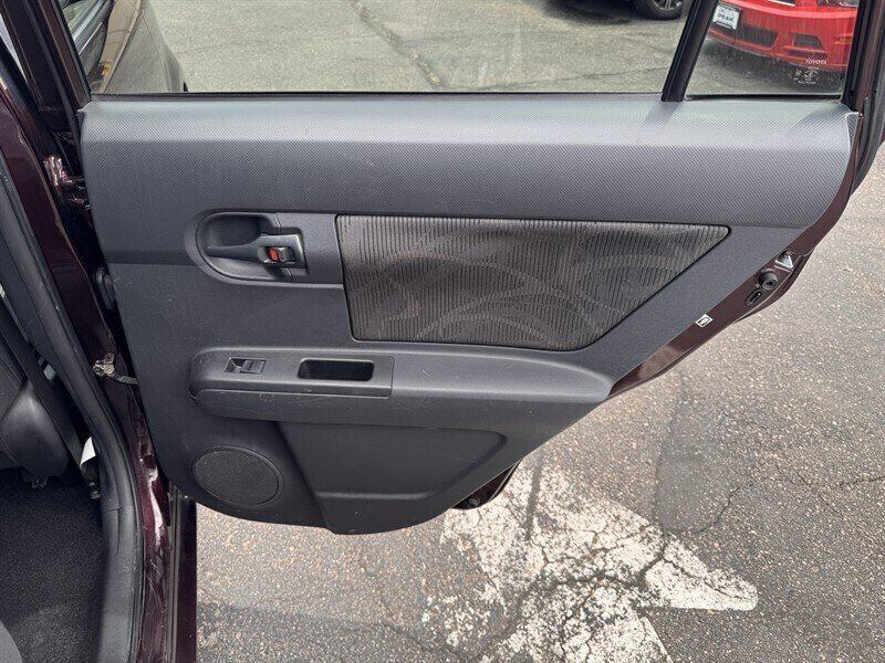 Used 2015 Scion xB FWD image 24