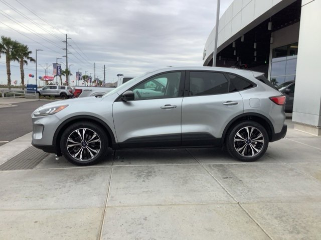 Used 2022 Ford Escape SE w/ SE Sport Appearance Package image 5