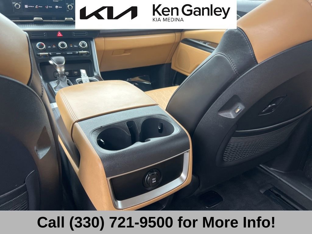 Used 2024 Kia Carnival LX FWD image 45