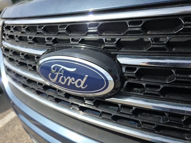 Used 2020 Ford Explorer XLT w/ Equipment Group 202A image 9