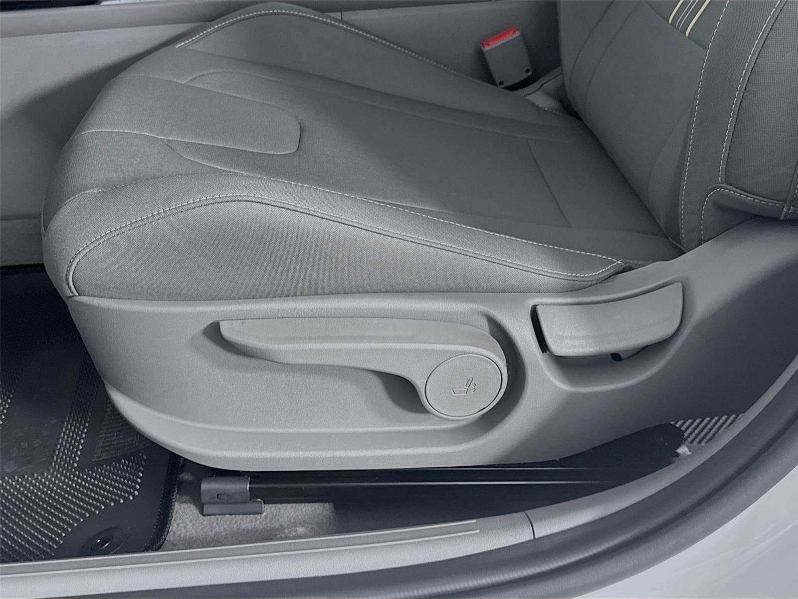New 2026 Hyundai Elantra Sport FWD image 19