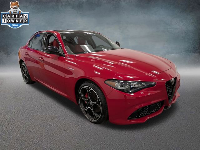Used 2024 Alfa Romeo Giulia Veloce AWD/4WD image 3